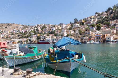 Fischerboot im Hafen von Symi