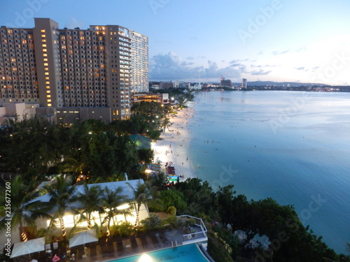 グアム　タモンビーチの夕暮れ