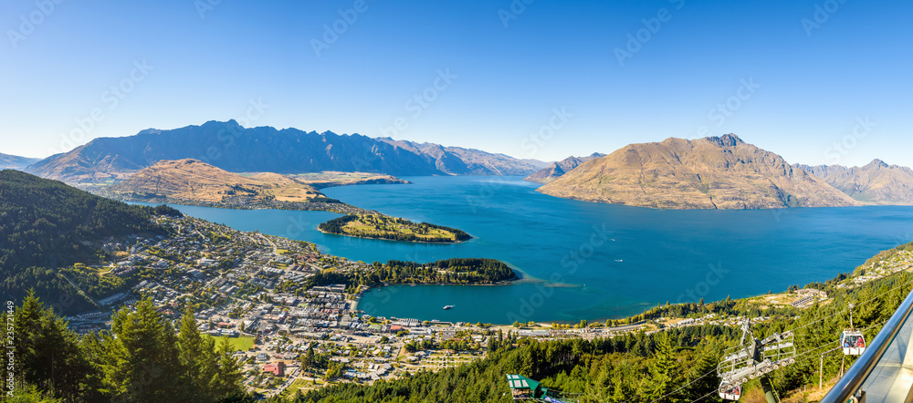 Fototapeta premium Beautiful panoramic aerial view of Ben Lomond Lake Scenic reserve with mountains in the background, Queenstown, New Zealand.