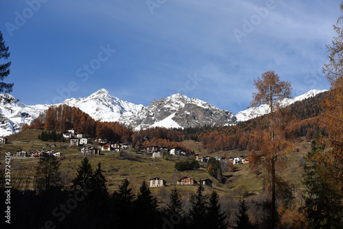 paese montagna