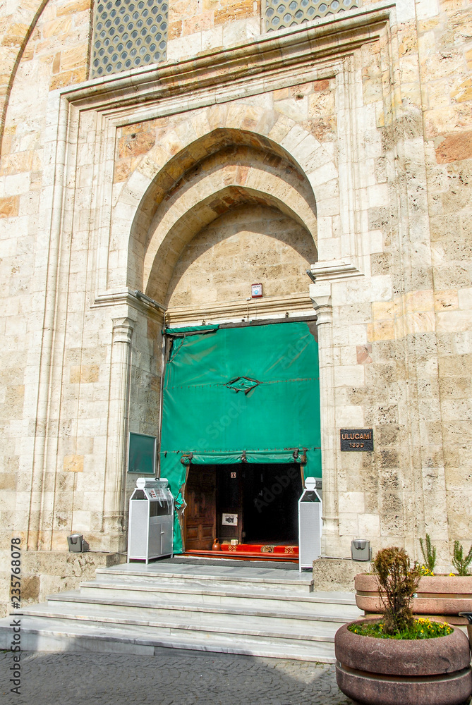 Naklejka premium Bursa, Turkey, 29 April 2012: Ulu Mosque