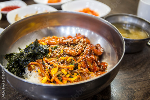 Nakji Bokkeum Deopbap, Rice with Stir-fried Octopus with gojugang