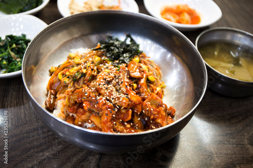 Nakji Bokkeum Deopbap, Rice with Stir-fried Octopus with gojugang
