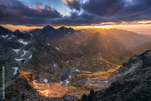 Fototapeta Naklejka Na Ścianę i Meble -  Zachód słońca widziany z Małej Wysokiej  w Tatrach.