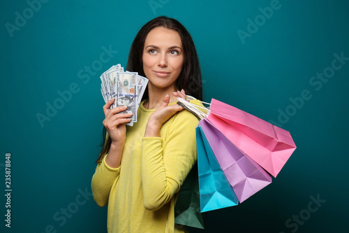Beautiful girl with shoppin...