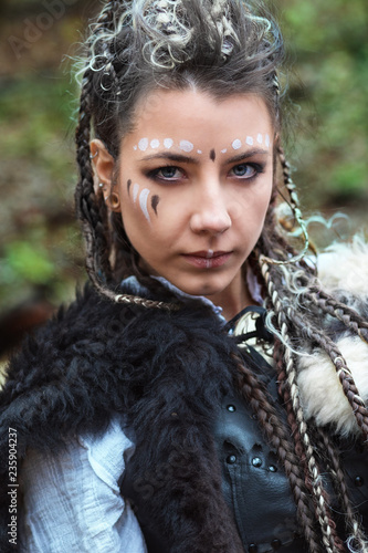 Fotografía Portrait of beautiful Viking woman warrior