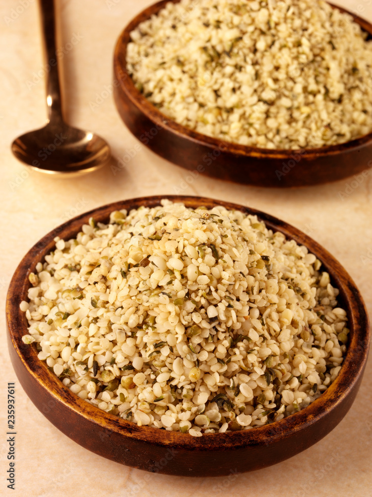 SHELLED HEMP SEEDS SHELLED HEMP SEEDS