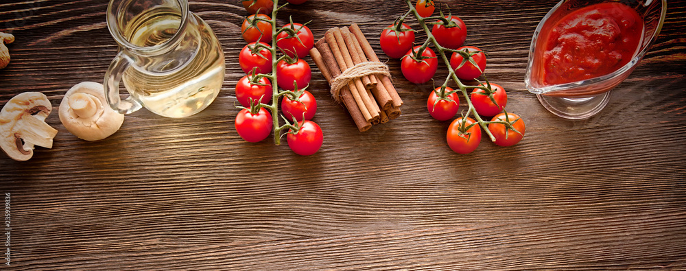 Fototapeta wszystko na drewnianym stole do przygotowania ostrego włoskiego sosu