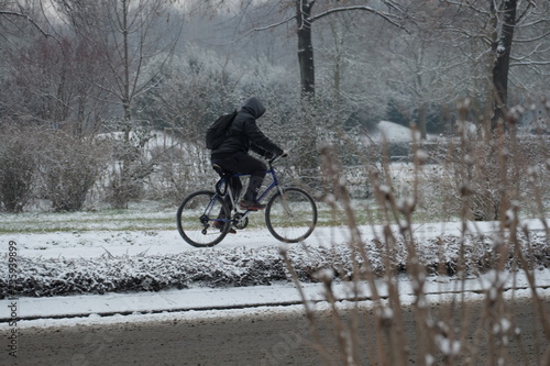 In bici sulla neve