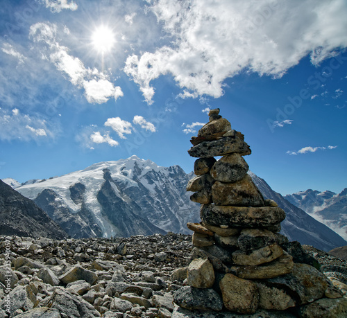 Landscape while climbing at the Mera peak © VOLODYMYR KHYTRYKOV