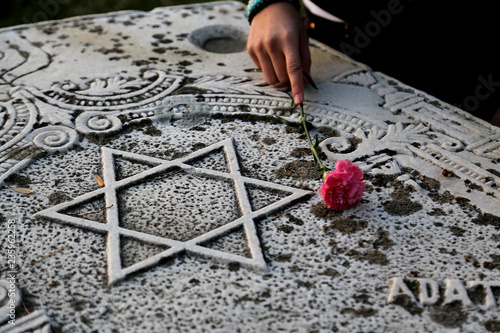  jewish tombstone photo