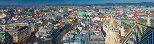 Übersicht über Wien vom Stephansdom photo