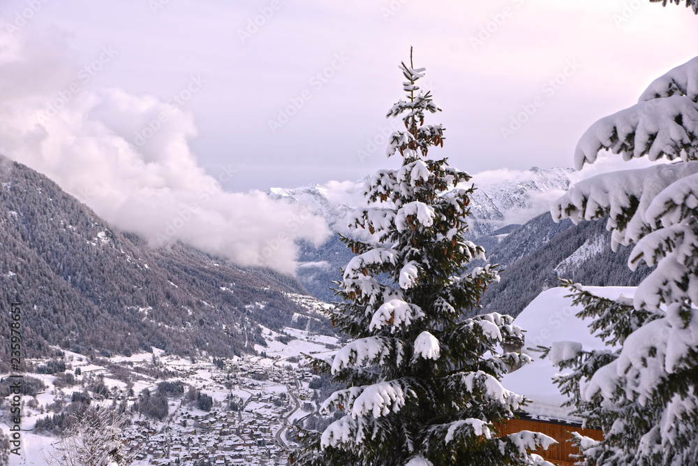 Obraz premium paesaggio invernale neve