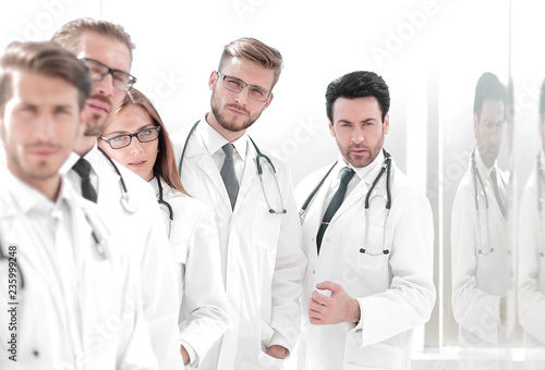 group of doctors standing in the workplace