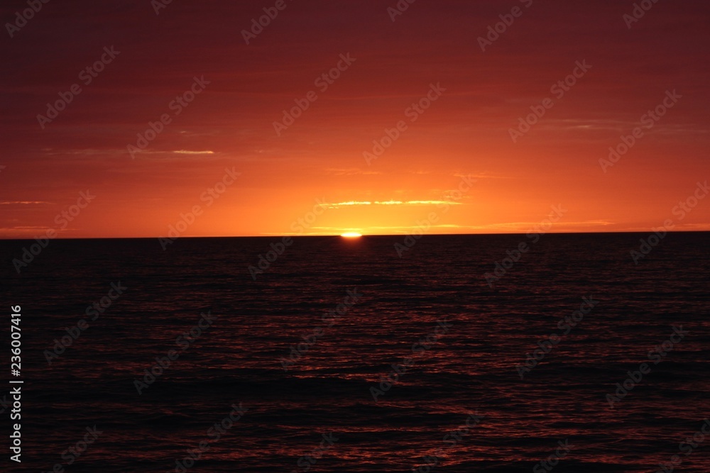 coucher de soleil sur la plage en Australie
