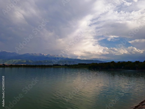 Fototapeta Naklejka Na Ścianę i Meble -  This is a lake