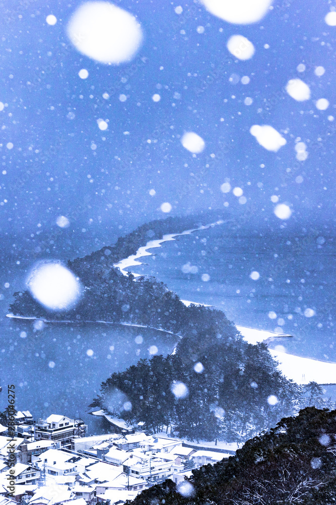 Fototapeta premium 雪の天橋立