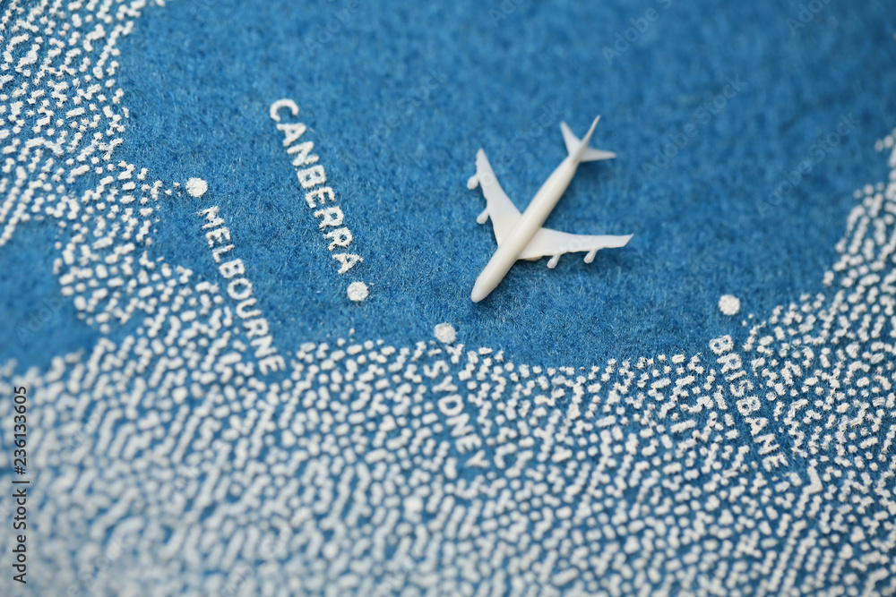 Foto handmade paintede plane one the map travel plan
