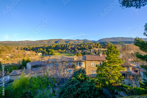 Obraz na płótnie Vue panoramique sur le massif de Luberon depuis le sommet du village de Cucuron. Provence, France. w salonie