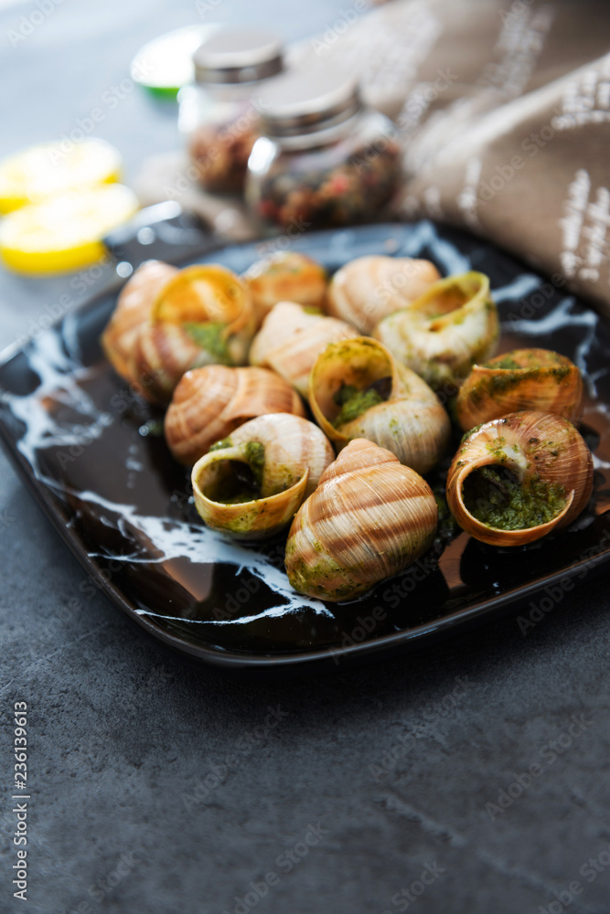 Burgundy snails Pure stuffing Butter garlic and parsley Burgundy snails Pure stuffing Butter garlic and parsley