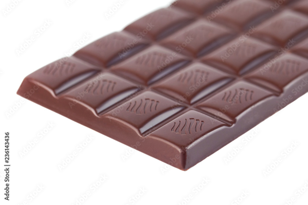 Obraz premium Milk chocolate bar isolated on white background