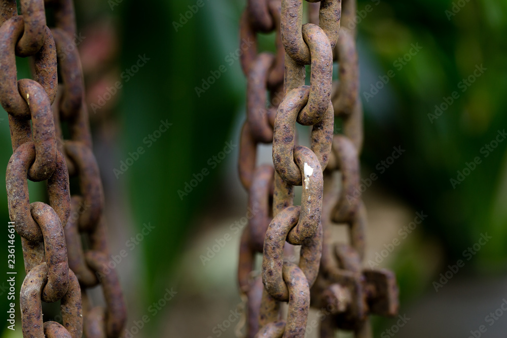 Chains are hung up on rust. Chains are hung up on rust.