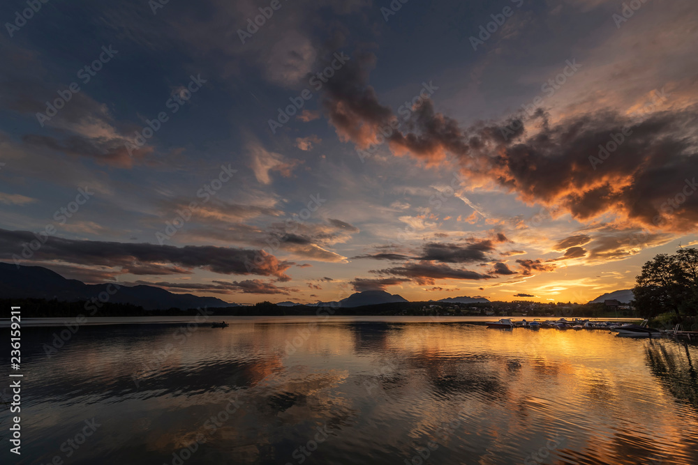 Obraz premium Faaker See am Abend