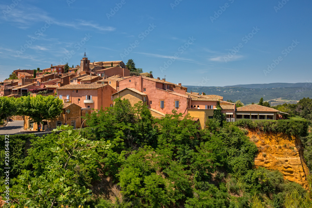 The  small village of Roussillon. Houses with ocher facades, Roussillon, Provence, Luberon, Vaucluse, France