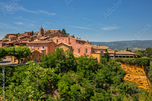 The  small village of Roussillon. Houses with ocher facades  Roussillon  Provence  Luberon  Vaucluse  France
