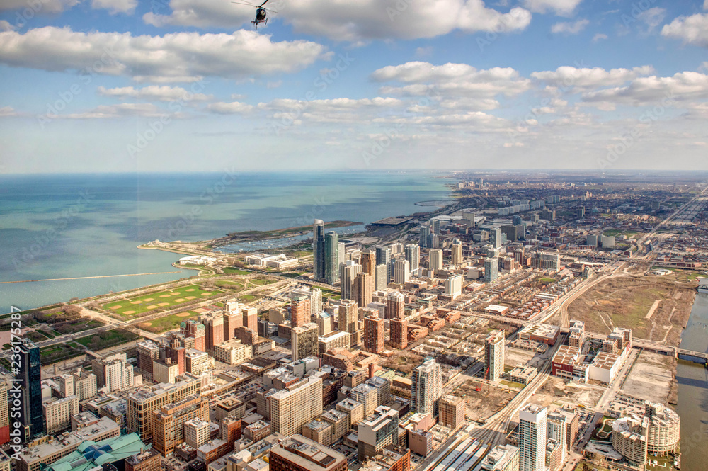 Naklejka premium chicago as clouds roll in