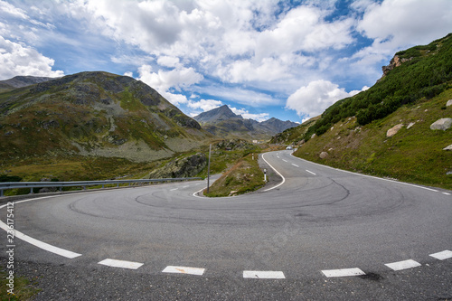 Flüelapass zwischen Davos und Susch. photo