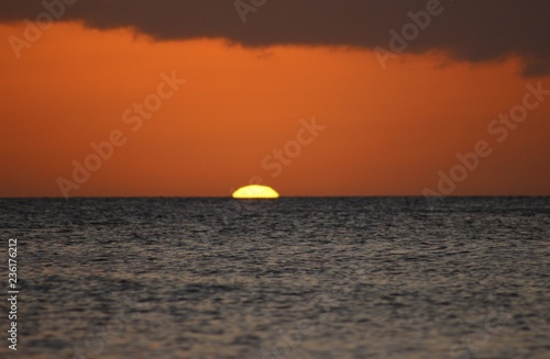 Coucher de soleil sur la mer en Martinique dans les 