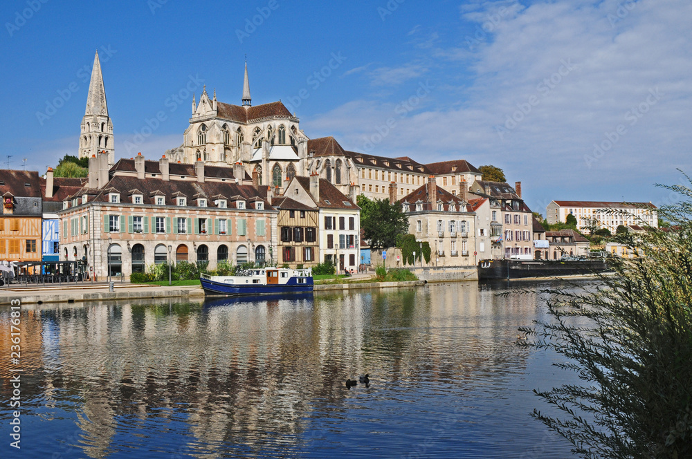 Auxesse, panorama dalla Yonne - Borgogna