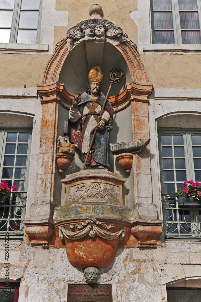 Obraz premium Auxesse, piazza di St. Nicolas - Borgogna