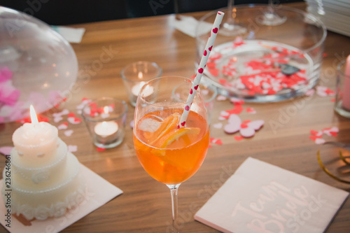 Aperol mit Tischdeko bei einer JGA Party