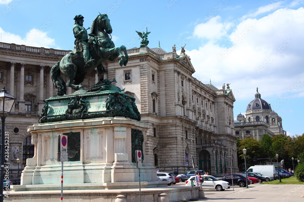 Wien, Prinz Eugen Statue, am Hldenplatz,