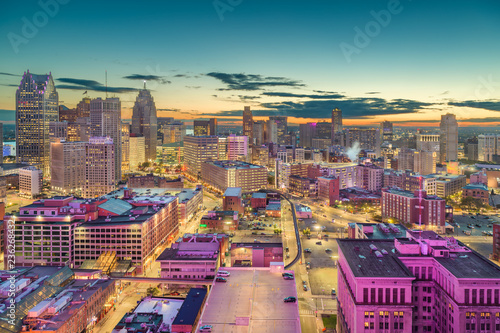 Fotografía Detroit, Michigan, USA Downtown Skyline at Dusk