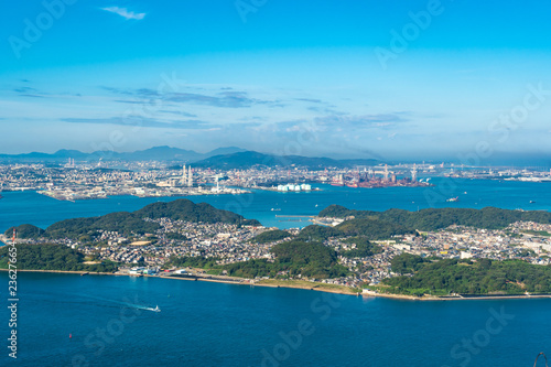 関門海峡と青空 © doraneko777