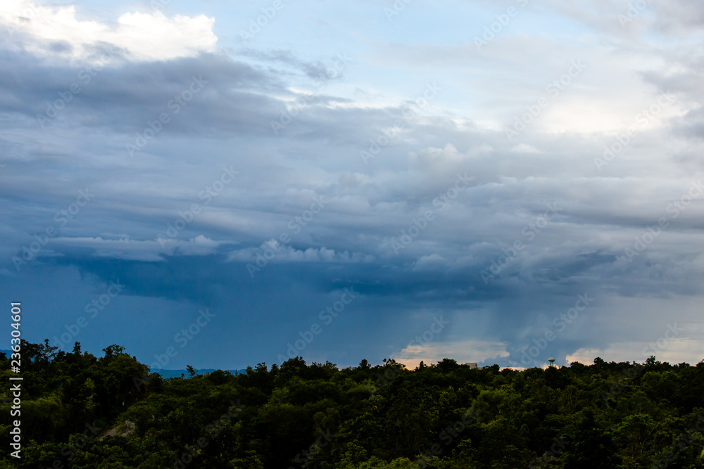 Obraz premium colorful dramatic sky with cloud at sunset.