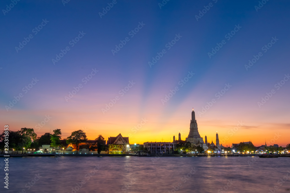 Sunset at Wat Arun Sunset at Wat Arun