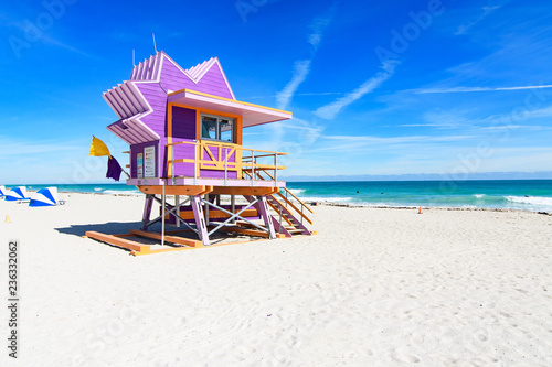 Miami Beach lifeguard station © JC-Ruiz-Photography