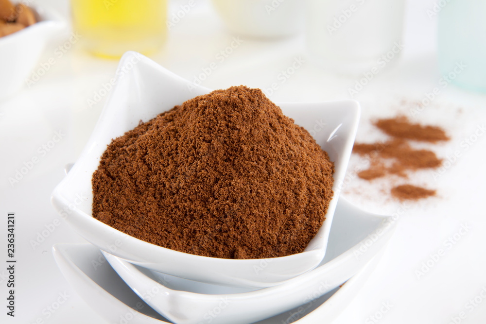 GROUND CLOVES GROUND CLOVES