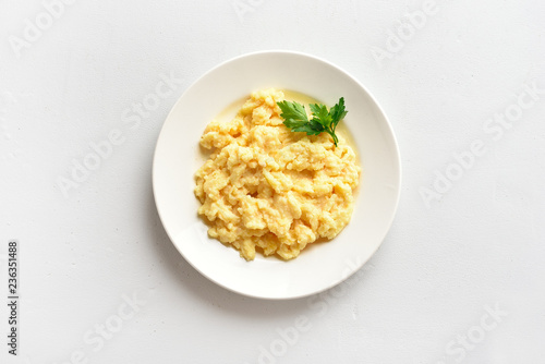 Scrambled eggs on plate