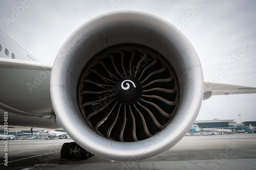 Airport, Airplane engine 