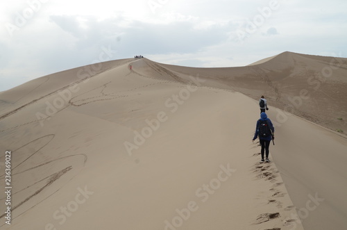 Persi nelle dune del deserto persiano photo