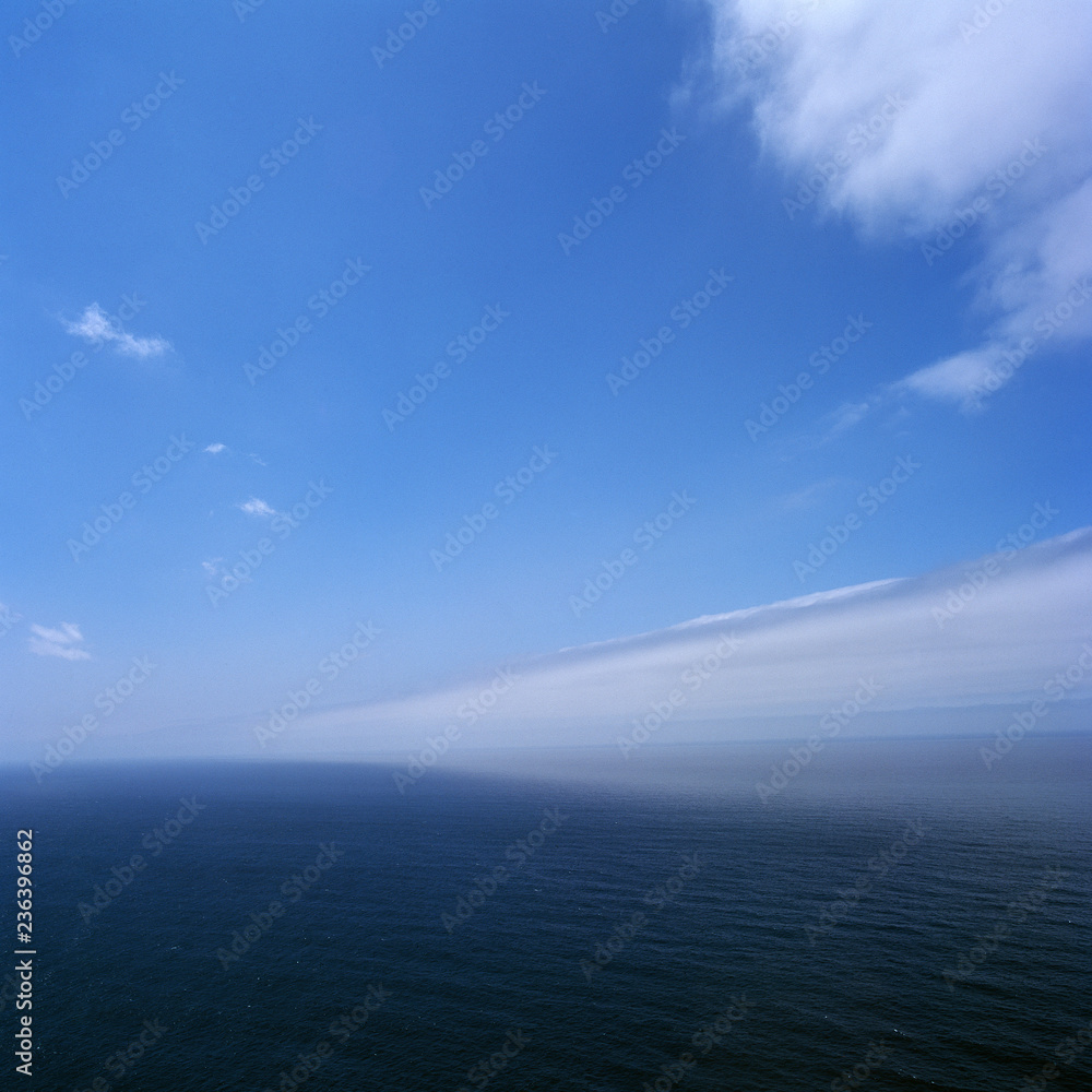 Fototapeta premium sea and blue sky