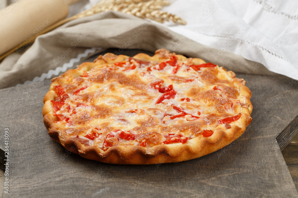 Рizza with tomato and cheese