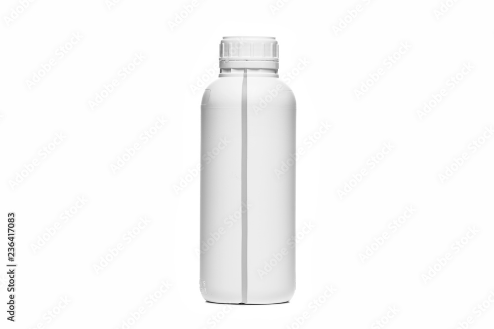 Plastikowa butelka na białym tle - obrazy, fototapety, plakaty 
