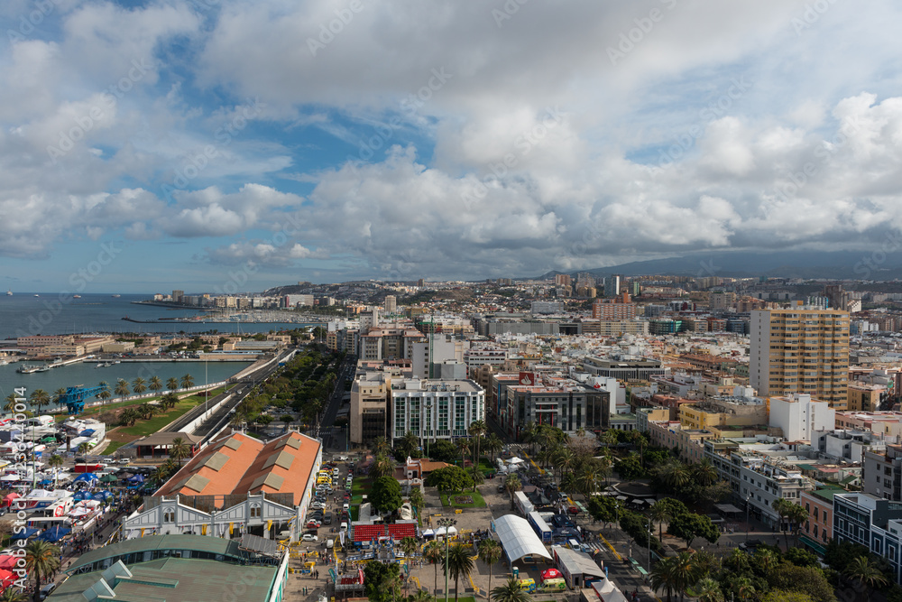 Aerial image of Las Palmas de Gran Canaria with Parque de Santa Catalina in the foreground