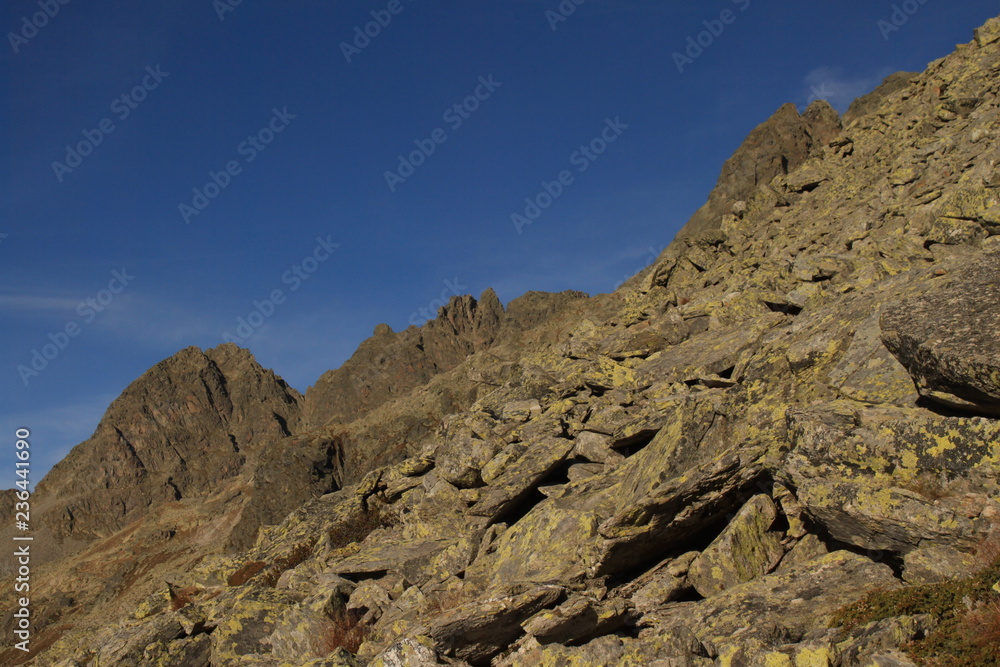 Schroffe Alpenlandschaft an den Schwarzhörnern (Suretta-Gruppe) Schroffe Alpenlandschaft an den Schwarzhörnern (Suretta-Gruppe)